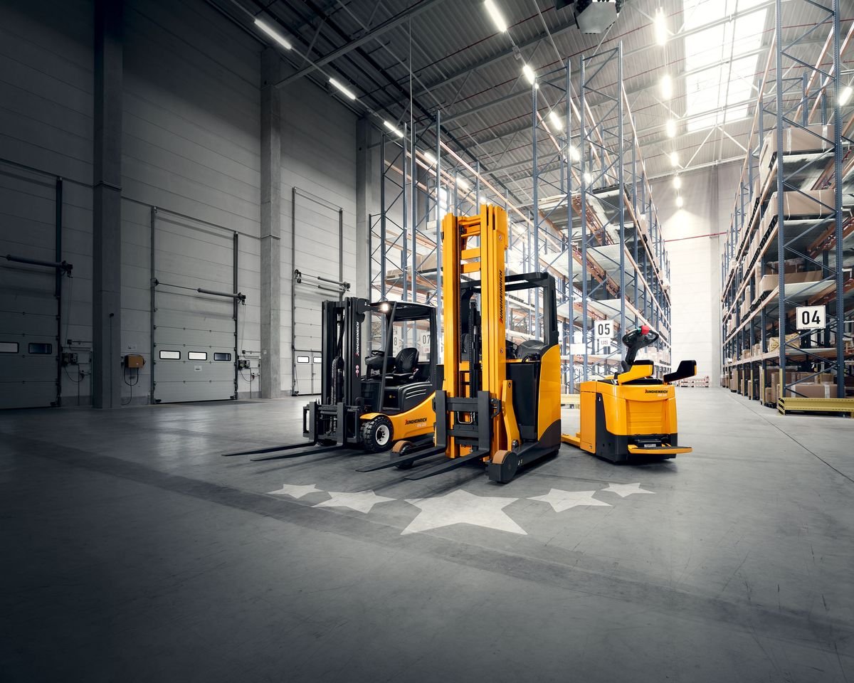 Heavy Equipment Lifting